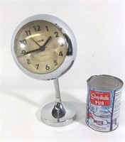 Horloge de table rétro-futiriste table clock