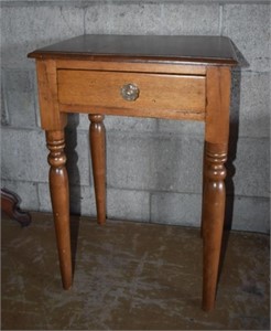 Nice Reduced Size Oak 1 Drawer Stand
