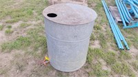 Rain barrel / water tank