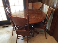 Pedestal Table w/ 4 Chairs with leaf