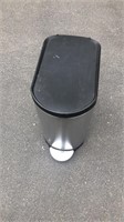 23 Inch Tall Metal Trashcan With Foot Step