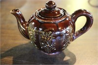 Ceramic Tea Pot Black w/small flowers