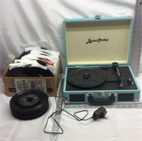 F11) 45 RPM RECORD PLAYER AND RECORD COLLECTION