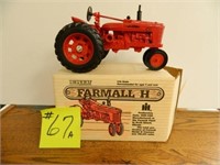 1/16 Farmall H Tractor (NIB)