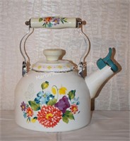 (S1) Pioneer Woman Teapot