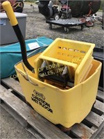 WHITE COMMERCIAL MOP BUCKET