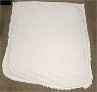 Pink and White Bedspread Bates? Full/Queen