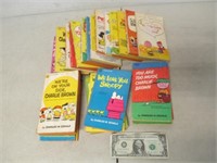 Lot of Vintage Peanuts Snoopy Books