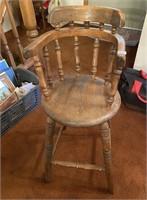 CHILDS ANTIQUE WOOD CHAIR