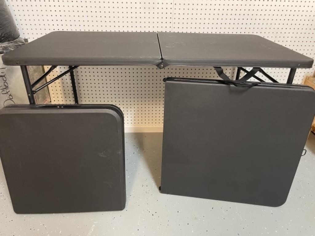 4 ‘ Folding Tables