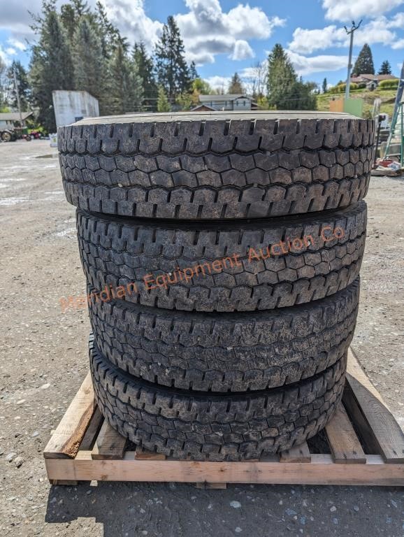 4- 11R22.5 Hankook DH06 Tires