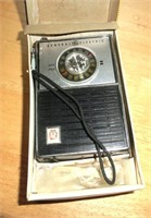 vintage GE solid state radio w/box