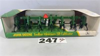 ERTL JOHN DEERE TOOLBAR MINIMUM TILL CILTIVATOR