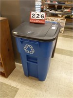 Rubbermaid recycle poly cart