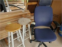 Office Chair & 2 Stools