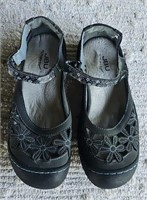 E5) Women's JBU memory foam 7M shoe ,Sandals in