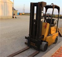 HYSTER PROPANE 3 STAGE FORKLIFT