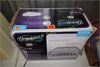 USED QUEEN SIZE AIR MATTRESS IN BOX