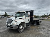 International Durastar Hook Truck