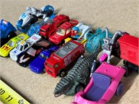 MIXED TOY LOT