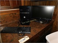 HP Desk Top Computer P21317CD Like New Been