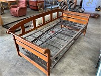 Wood Daybed with Trundle