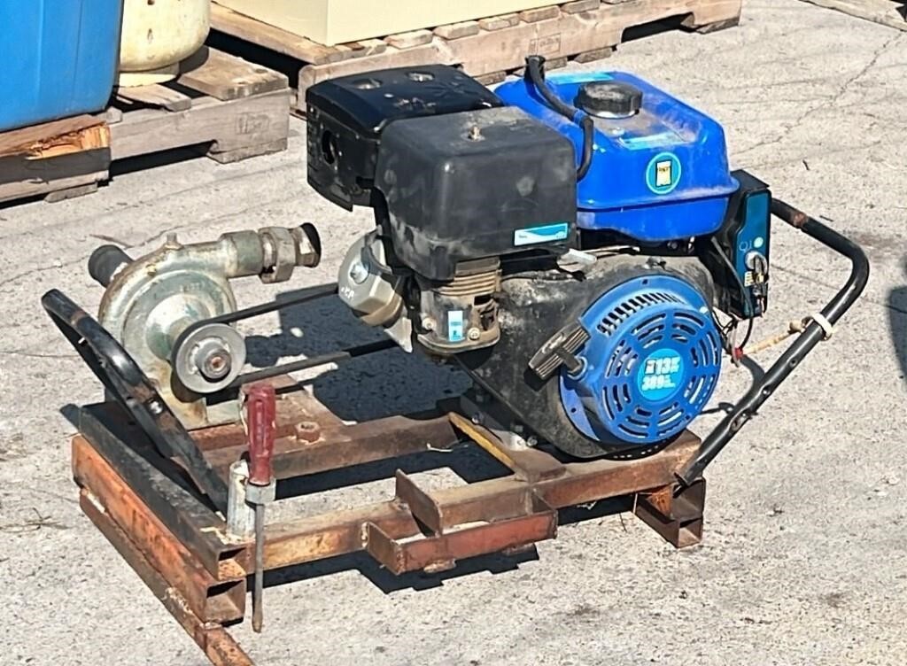 Powerfist 13hp Gas Engine w/Water Pump. Loose and
