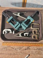 8 clamps including one corner clamp