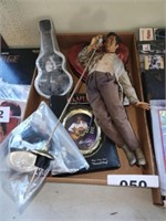 ELVIS FIGURE- ORNAMENT & OTHER ITEMS