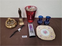 Collectors lot. Brass ash tray, brass bell, etc