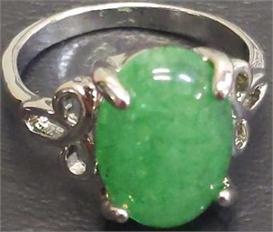 Size 7.5 green stone ring