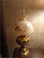 Aladdin style kerosene lamp with hand-painted