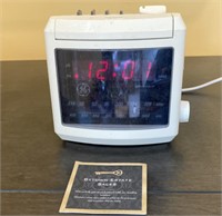 GE FM/AM Clock Radio w Battery Backup