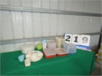 PLASTIC WARE GROUP- STORAGE CONTAINERS, CAKE