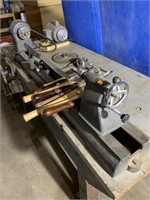 Atlas wood lathe comes with chucks, face plate,