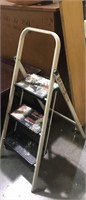 225 pound rated three step folding ladder