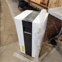 8000 btu Air Conditioner Untested As Is