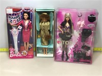 NIB Barbie Top Model, President With gold and