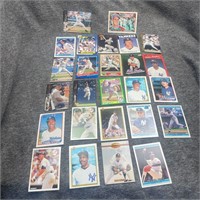 25 New York Yankees baseball cards