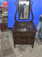 3 drawer dresser comes with the harps