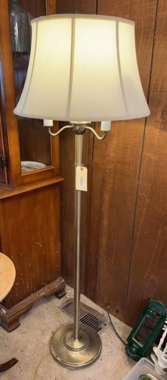 FLOOR LAMP