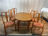 Vintage Oak Dining Table w/6 Chairs Wear