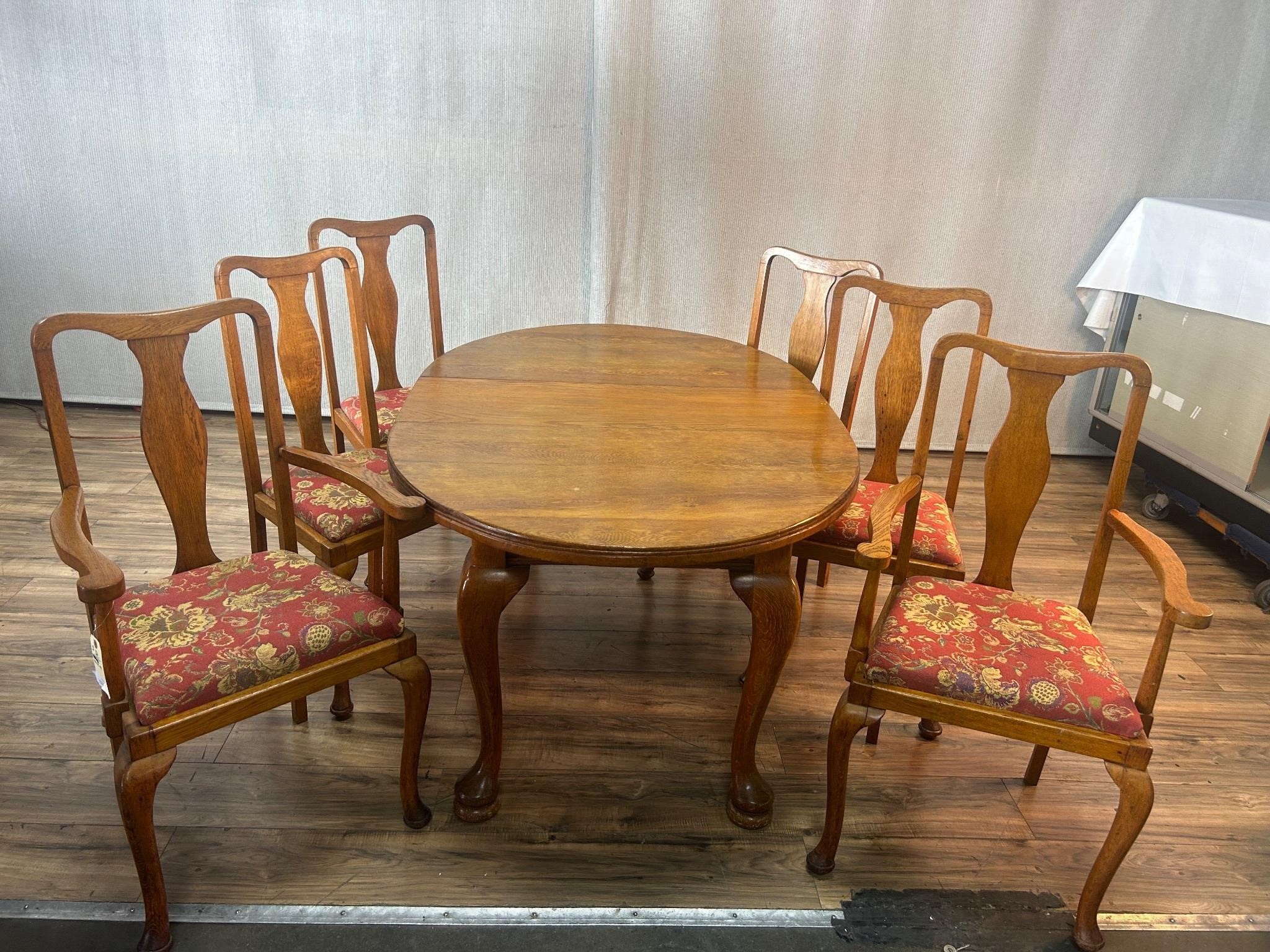 Vintage Oak Dining Table w/6 Chairs Wear