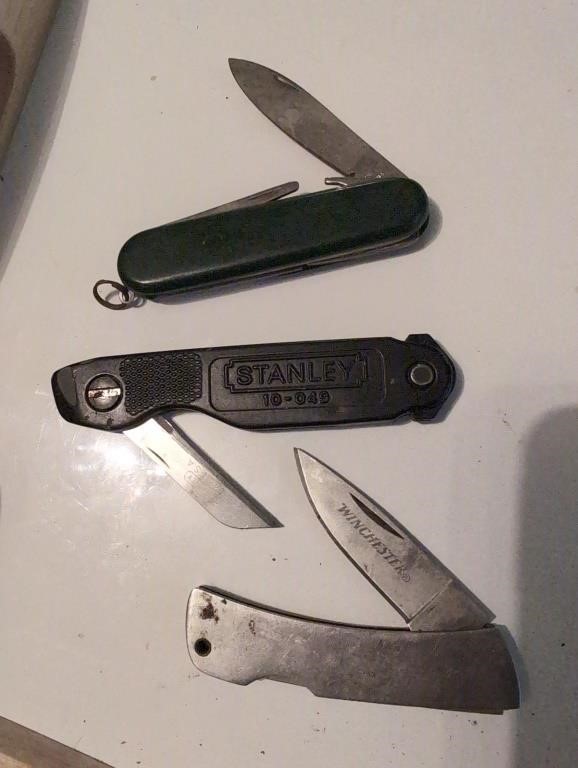 Stanley, Winchester, green pocket knives