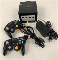 Working Nintendo Gamecube 2 Controllers & Cables