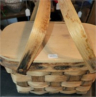 Wicker Basket with wooded pieces