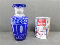 Vase en cristal taillé bleu cobalt