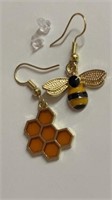 Honeybee and honeycomb earring set 1.5 inches
