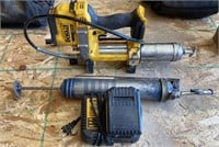 Power Dewalt Grease Gun w/ Charger/Lincoln Greaser