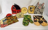 (12) OLD Pot Holders Barn - Cows - Roosters -